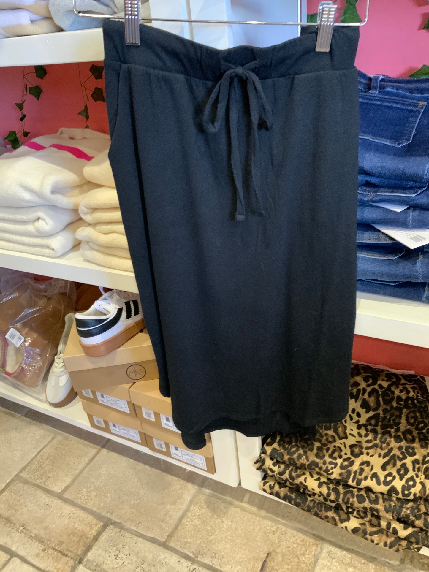 Black tulip hem skirt