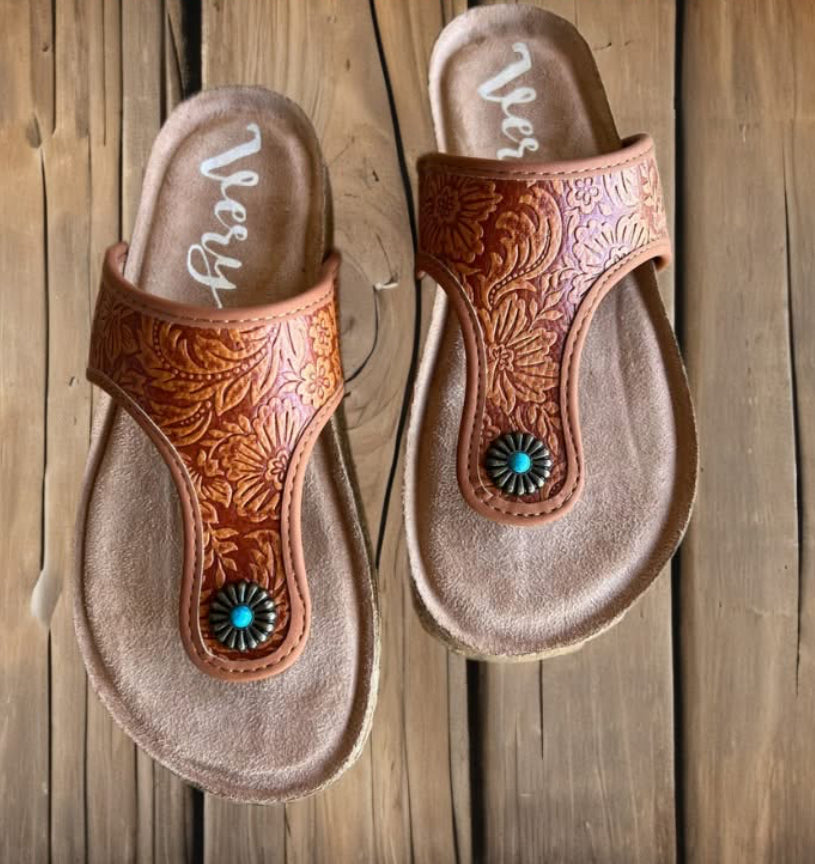 Danni Sip on Sandal