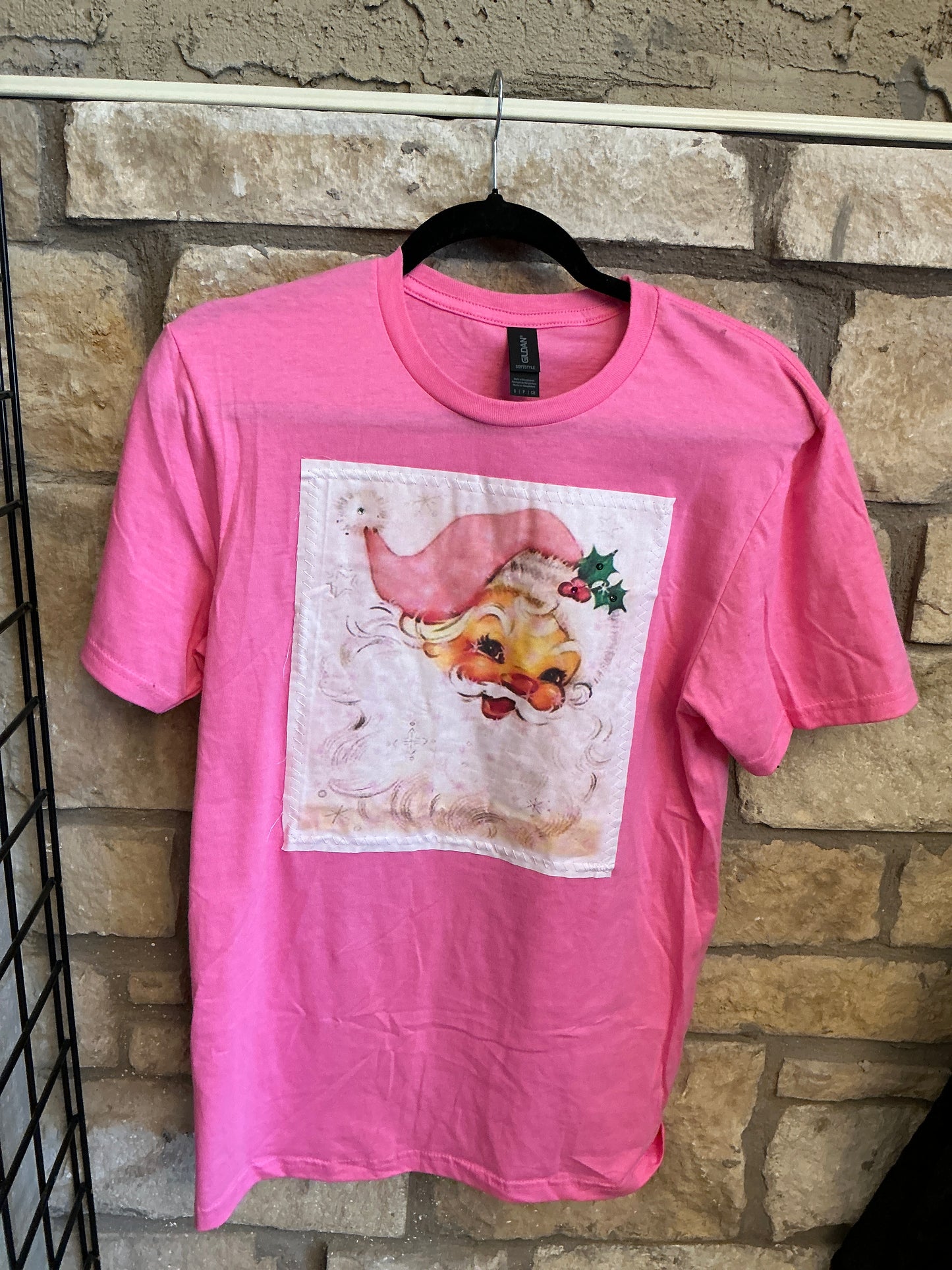 Pink Santa Christmas tee