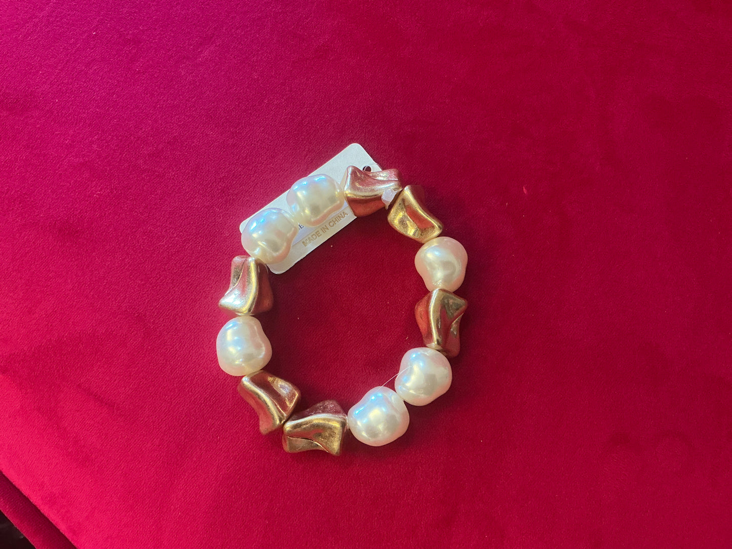 Stretch Pearl bracelet with gold accents