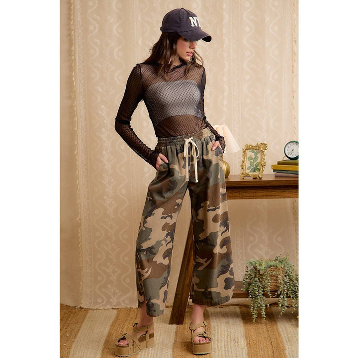 CAMO PATTERN CURVED SIDE SEAM PANTS WITH DRAWSTRING
