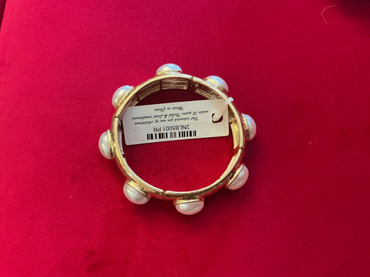 Gold bracelet with pearls