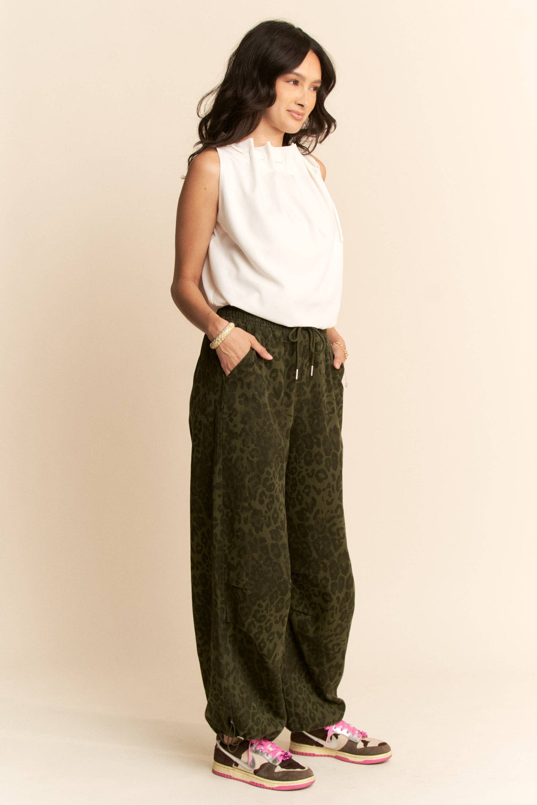 WHITE SOLID SLEEVELESS COWL NECK TIE DETAIL TOP