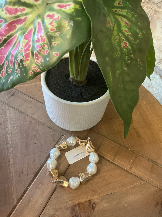 Stretch Pearl bracelet with gold accents