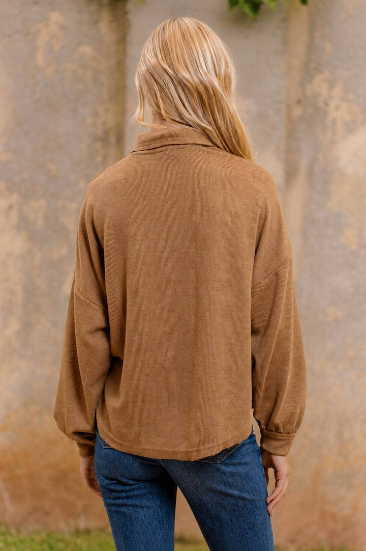 COLLARED RAW EDGE KNIT TOP